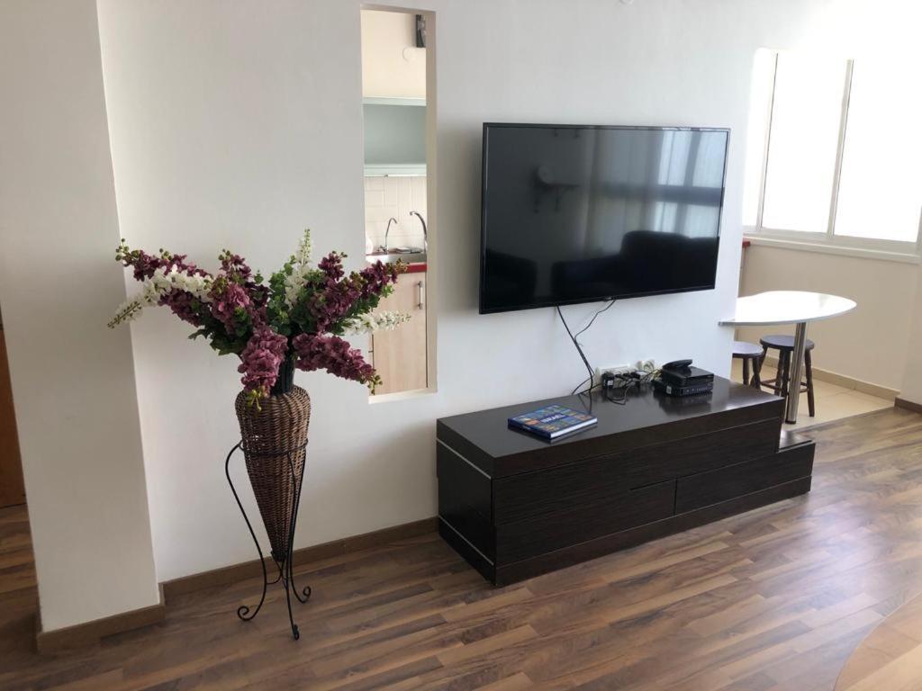 Sky Home Apartment Jabotinsky 8 巴特亚姆 外观 照片